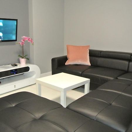 Apartamenty Centrum- Kochanowskiego -Dawniej Two-Bedroom Apartment Zielona Gora  Exterior photo