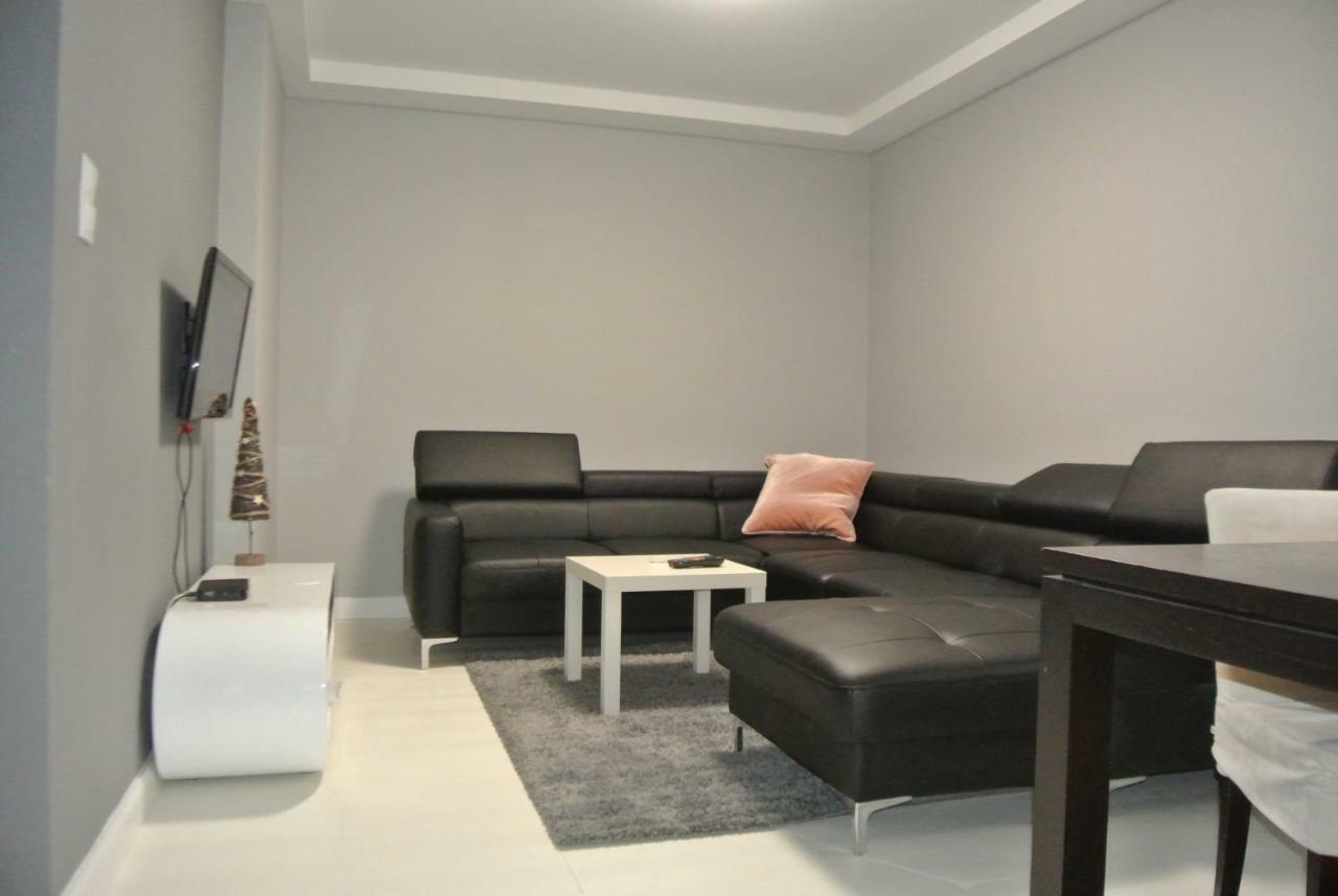 Apartamenty Centrum- Kochanowskiego -Dawniej Two-Bedroom Apartment Zielona Gora  Exterior photo